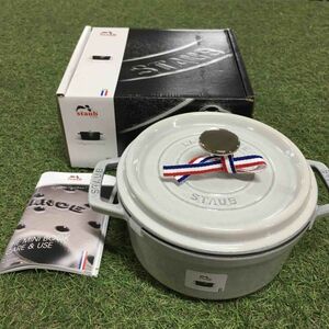 GX2048 staub ストウブ COCOTTE RONDE 11018107 18CM-1.7L ホワイトトリュフ 鋳物 ホーロー 調理器具 箱傷汚れ有り 未使用 保管品 鍋