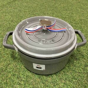 GX2027 staub ストウブ COCOTTE RONDE 1102018 20CM-2.2L グラファイトグレイ 鋳物 ホーロー 調理器具 箱傷汚れ有り 未使用 保管品 鍋の画像2