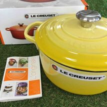 GX2217 LE CREUSET ル・クルーゼ 両手鍋 ココット ロンド 21177-24cm ホーロー鍋 料理 調理器具 イエロー 箱汚れ有り 未使用 保管品 鍋_画像1