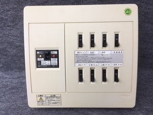 ＜送料込＞長期保管品 TOSHIBA 東芝【分電盤】TFK-4063A-2 8回路 40A 漏電ブレーカー LB-532GL /住宅用 中古 配電盤 東芝ライテック