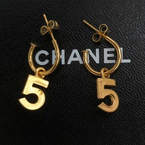 CHANEL シャネル ピアス アクセサリー スイングピアス NO.5 ナンバー5 ゴールド 