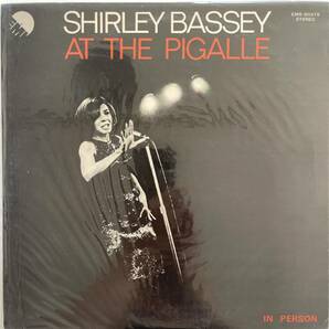 お薦め！ SHIRLEY BASSEY / AT THE PIGALLE 日本盤 1965年 帯なし、ライナーノーツありの画像1