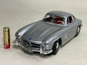 burago ブラーゴ 1/18 メルセデス 300SL aprn-m