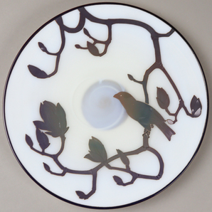 bEkW 被せガラス 乳白赤銅色鳥飾り皿 31cm サンドブラスト の画像1
