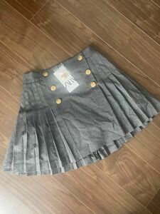 ZARA インナーパンツ付プリーツスカート