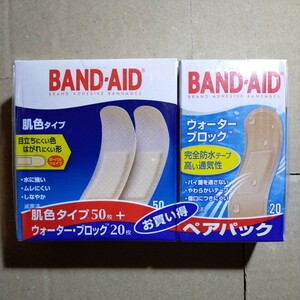 BAND-AID バンドエイド 肌色タイプ 50枚 & ウォーターブロック 20枚 ペアパック 絆創膏 カットバン y9856-1-HA4