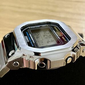 新品 フルメタル CASIO カシオG-SHOCK GショックDW-5600UE DW-5600 カスタム 本体付き デジタル腕時計 ステンレス シルバーベゼル＆ベルトの画像7
