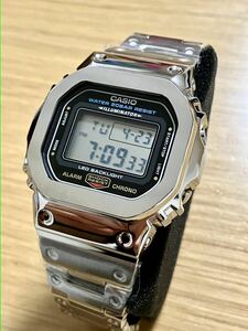 新品 フルメタル CASIO カシオG-SHOCK GショックDW-5600UE DW-5600 カスタム 本体付き デジタル腕時計 ステンレス シルバーベゼル＆ベルト