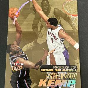 NBA 00-01 ULTRA GOLD MEDALLION #144G Shawn Kemp ※コンディション注意の画像1