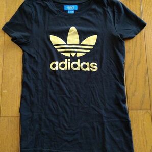 adidas originals 半袖Tシャツ Tシャツ 黒金