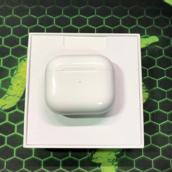 Apple AirPods 第3世代　充電ケース