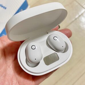 ワイヤレスイヤホン