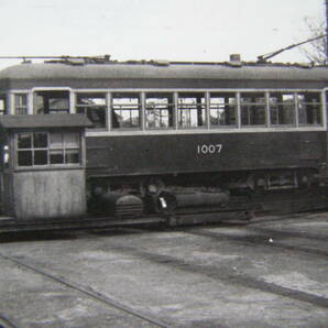 (J52)569 写真 古写真 電車 鉄道 鉄道写真 都電 東京都電 1007 昭和25年4月13日 目黒車庫 路面電車 はがれた跡が薄くなっていますの画像2