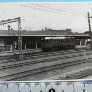 (J52)752 写真 古写真 電車 鉄道 鉄道写真 箱根登山鉄道 4号 昭和25年3月21日 小田原駅 はがれた跡が薄くなっていますの画像1