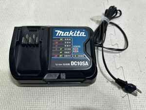 動作品 makita マキタ Li-ion 10.8V用 DC10SA 充電器★通電確認済み現状品ジャンク扱い