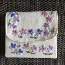 【ハンドメイド】手刺繍 コインケース ポーチ_画像1