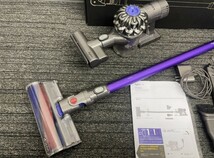 Dyson　ダイソン　V6 fluffy origin　DC74　掃除機　付属品多数　元箱付　サイクロンタイプ　現状品　ジャンク_画像3