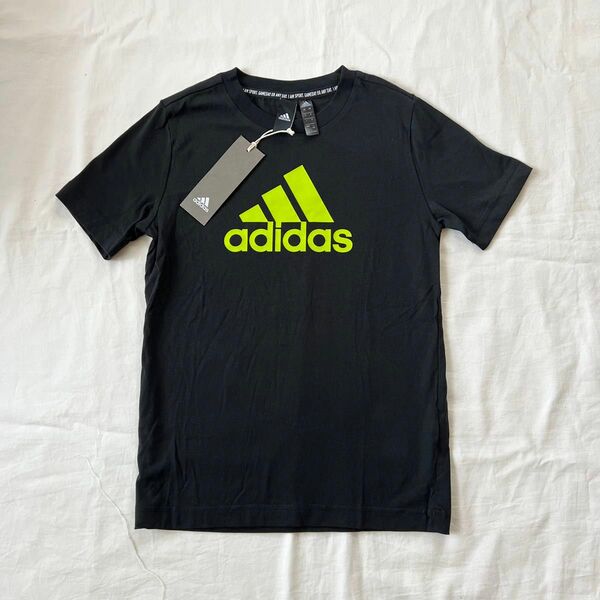 新品タグ付き◆ adidas アディダス ロゴ Tシャツ 140半袖 夏服