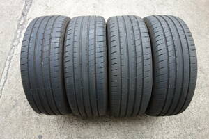 ★２３５/４５Ｒ２０　グッドイヤー・イーグルF1　SUV４本