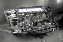 NV350 E26 キャラバン ホワイト 片側6発 LEDライン付き キセノン HID クリア ヘッドライト 左右セット レベライザー対応 オプションタイプ_画像1