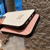 ☆新品未使用☆ miumiu(ミュウミュウ)(検索)iPhone14/13用スマホケース、黒_画像3