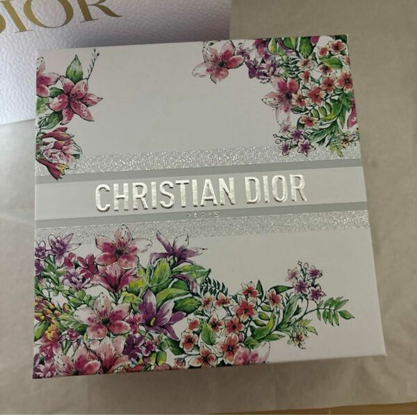 Dior 限定ギフトボックス