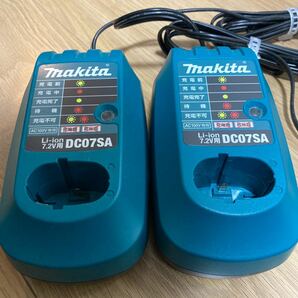 500円スタート！makita マキタ DC07SA 7.2V専用 バッテリー充電器 AC100V ２個セット 美中古品 電源チェック済みの画像5