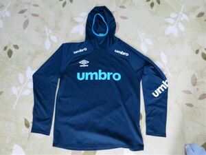 umbro パーカ－ サイズ：L 　色；紺　同梱可能です！