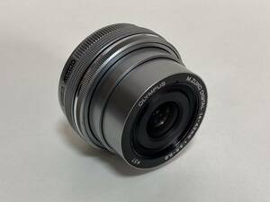 OLYMPUS M.ZUIKO DIGITAL ED 14-42mm F3.5-5.6 EZ パンケーキズームレンズ シルバー ジャンク 現状