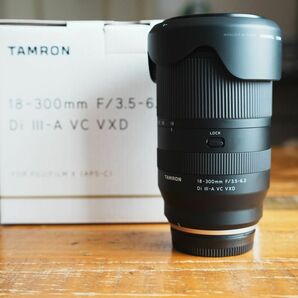 極美品　TAMRON 18-300mm F/3.5-6.3 Di III-A VC VXD (Model B061) Xマウント用