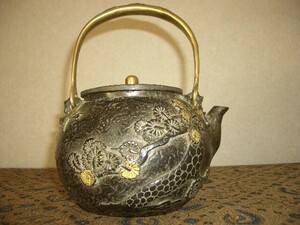 鉄製茶壺・鉄瓶（１２３）