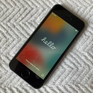 iPhone SE 第1世代 スペースグレイ 32GB UQ版 SIMロック解除済 バッテリー交換済み オマケ付きの画像4