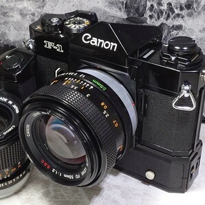 【終活】 Canon F-1後期型 美品＋FD 55mm f1.2 シンデレラ＋35mm f2 S.S.C 赤バッジ2本＋FD 50mm f1.8＋ワインダーF 各動作良好 露出計OKの画像3