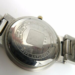 1円■ジャンク■ ジバンシー HV.16.IV ホワイト クオーツ メンズ 腕時計 N066の画像4