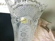 未使用☆KAMAY GALLERY　 カメイガラス 　クリスタル花瓶　 花器 花入　 ガラス花柄 　重量感のある花瓶　 MADE IN JAPAN MO-2501_画像2