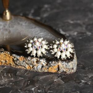 USA VINTAGE FLOWER DESIGN BEADS EAR CLIPS/アメリカ古着お花デザインビーズイヤリング