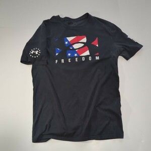 ☆UNDER ARMOUR　アンダーアーマー　半袖Tシャツ　Мサイズ　アメリカ　FREEDOM　米軍　メンズ　ブラック　BLACK　America　トレーニング　