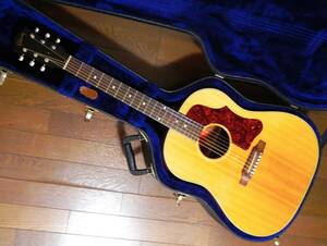 「Gibson J-50 (USA)」（中古）