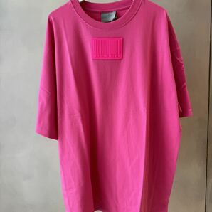 【VTMNTS】BIG RUBBER PATCH T-SHIRT PINKの画像1