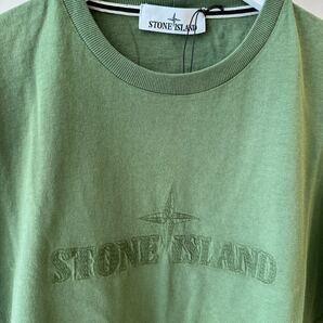 【STONE ISLAND】Green cotton T-shirt with ton sur ton embroidered logoの画像2