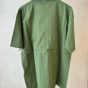 【STONE ISLAND】Green cotton T-shirt with ton sur ton embroidered logoの画像3