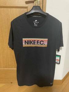 新品タグ付き！NIKE(ナイキ)NIKE FC BOXロゴ デザインTシャツ