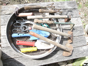  gardening .. supplies one hand hoe . taking . hoe bear hand shovel spade tongs earth screen etc. 15 point 