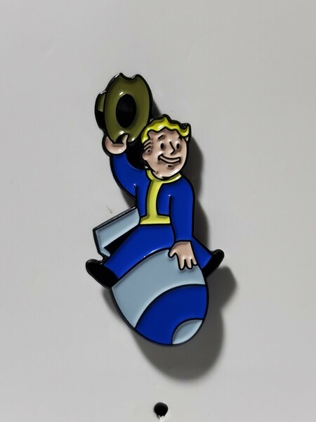 【フォールアウト/fallout】ヴォルトボーイ×ヌークピンズ、ゲームピンバッジ、ゲーマーアイテム