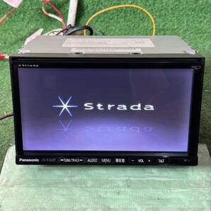 1039）Panasonic Strada SDナビ CN-R300D 7インチ TV/フルセグ/ラジオ/CD/DVD/Bluetooth/USB/iPod/の画像1