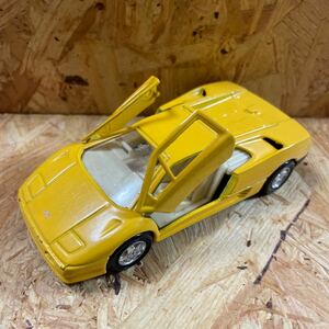 Welly Lamborghini Countach Minicar 202444