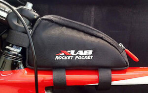 【XLAB】Rocket ポケット トップチューブ上の補給食入れ ブラック 容量約350ml ネコポス発送可