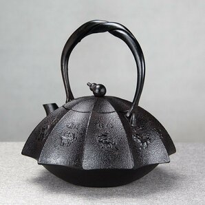 新品推薦「龍生九子」鋳鉄製鉄瓶 提梁鉄瓶 手作り コーティングなし 老鉄瓶 やかんを沸かす お茶の道具 ティーポット1.3Lの画像3