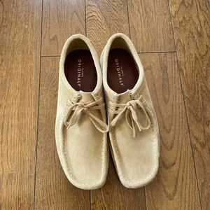 Clarks Wallabee