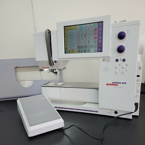 24042704 BERNINA ベルニナ コンピューターミシン artista 200